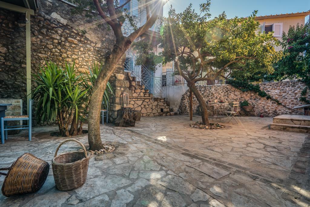 Adrieli Houses Agios Nikolaos  Exteriör bild
